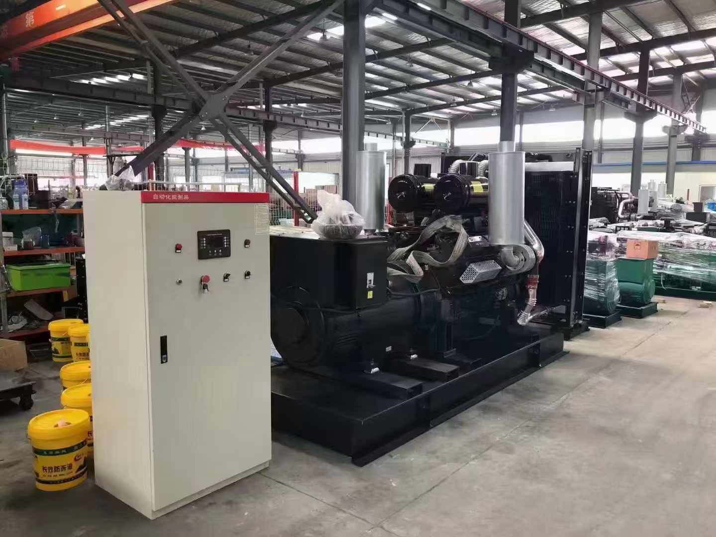方城柴油发电机运行时的噪音和振动水平如何？