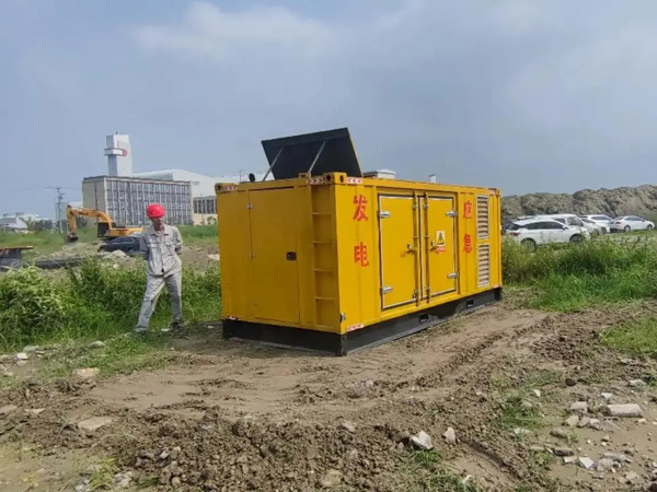 方城200KW柴油发电机机组每小时的油耗量受哪些因素影响？